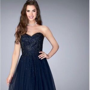 La femme new with tags strapless dress/gown Navy blue size 6 Juniors